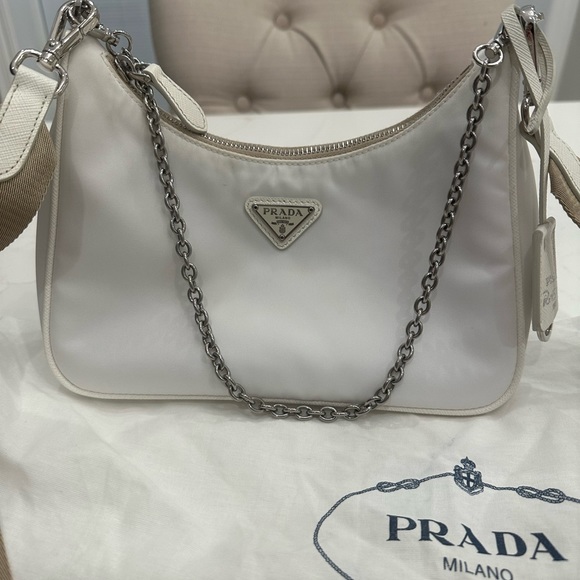 💗 SOLD 💗 Prada Re-Edition 2005 Re-Nylon bag - Picture 3 of 9